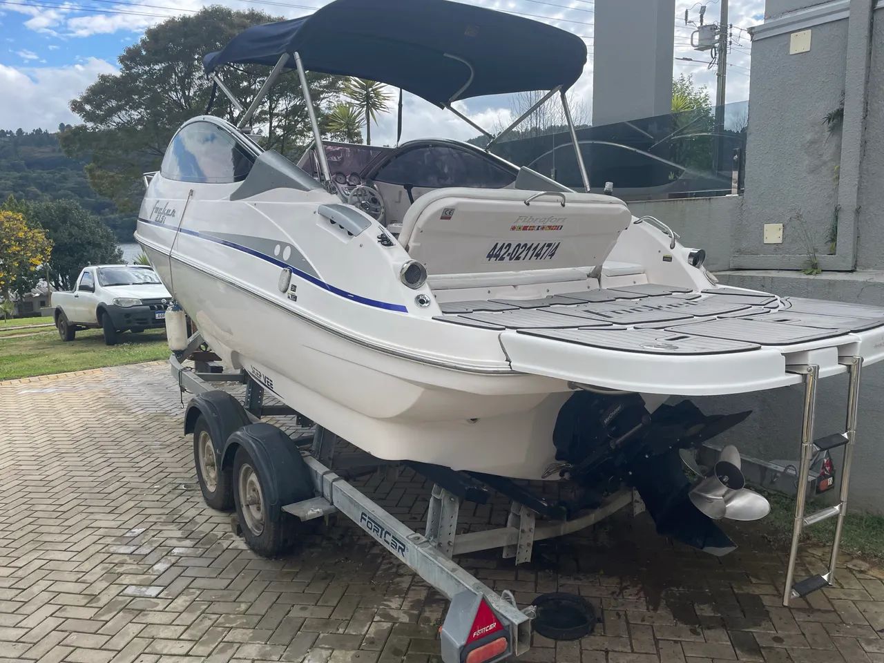 Lancha Focker 21.5 alongada com motor central