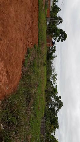 Vende se terrenos a dez minutos do centro