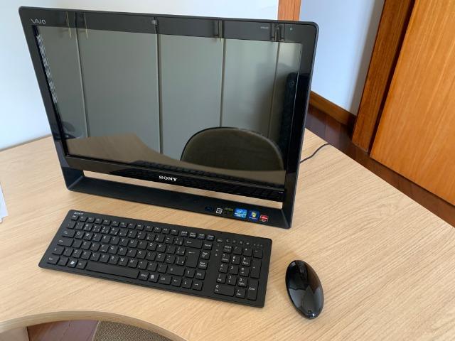 Sony Vaio All-in-One VCPJ215FB core i5 21,5 polegadas