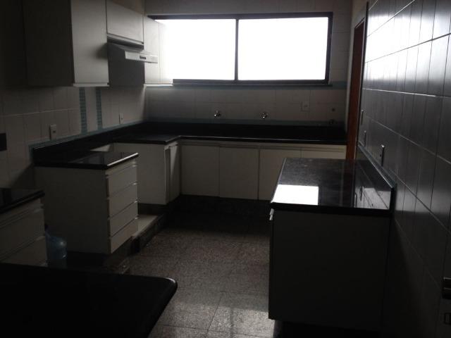 Excelente apartamento amplo com 4 quartos. Financia - Foto 16