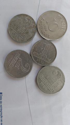 Moedas internacionais antigas - Foto 4