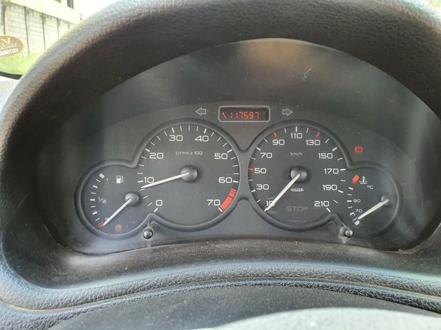 Peugeot 206 2007/08 1.4 com ar condicionado entrada a partir de 990 reais - Foto 6