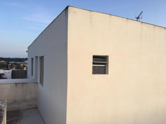 Quarto e sala frente para o mar