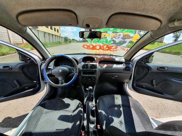 Peugeot 206 2007/08 1.4 com ar condicionado entrada a partir de 990 reais - Foto 9