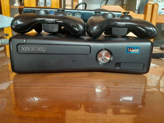 Xbox 360 DESTRAVADO com 2 controle HD 1TB COM 650 JOGOS E 20000