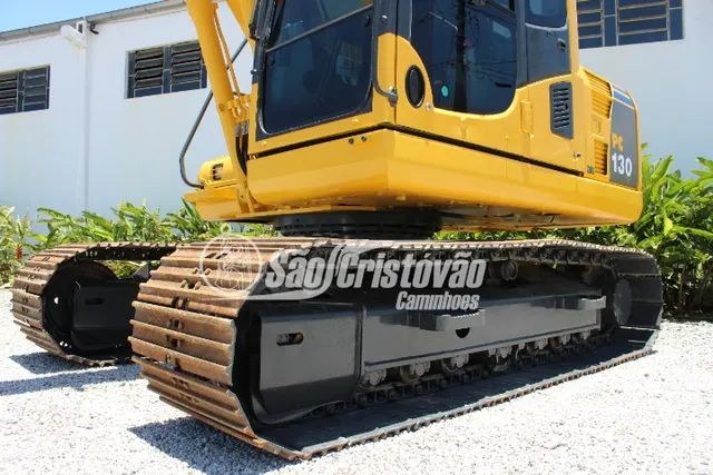 Escavadeira Komatsu PC 130