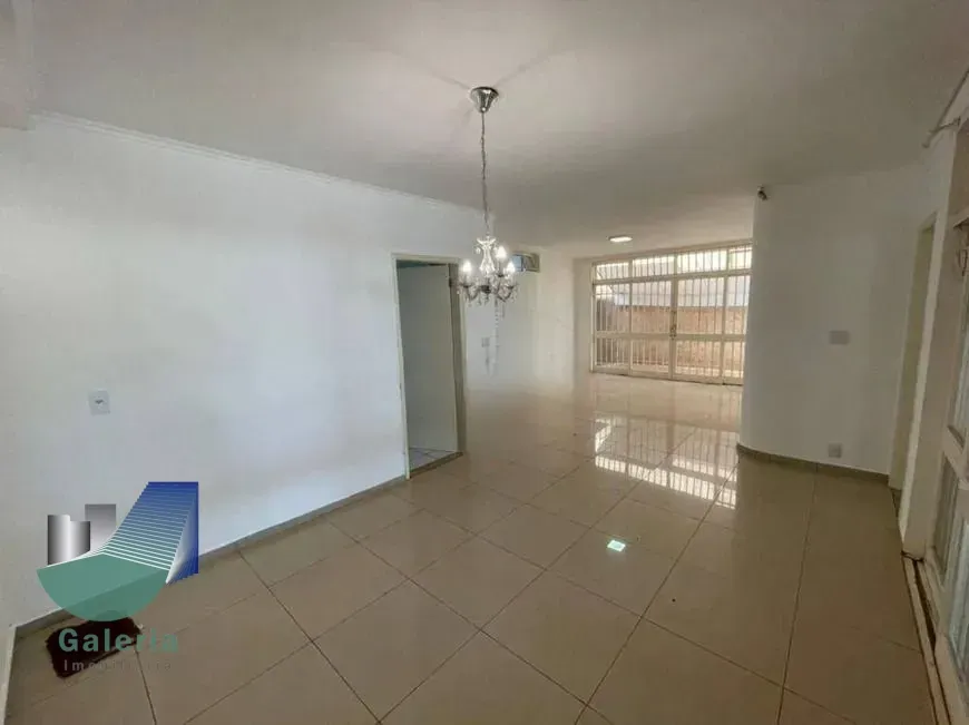 Casa Residencial com 3 quartos para alugar, 240m² - Ribeirânia