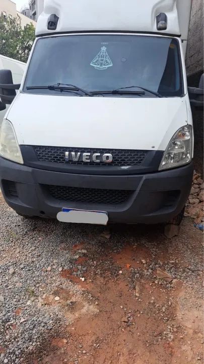 Iveco 35 s 14. Camionete bau. 
