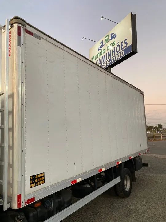 Baú Refrigerado Facchini 6 Metros Ano 2022 - Foto 4