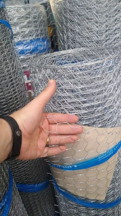 Tela para pinteiro / Tela para viveiro / Tela para galinheiro / Tela Galvanizada  - Foto 4