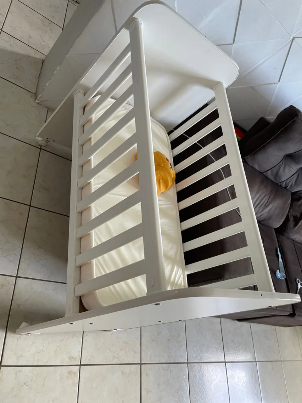 Berço moisés branco com design moderno