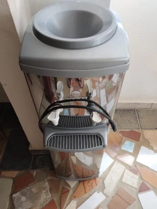 Bebedouro de Água Gelada