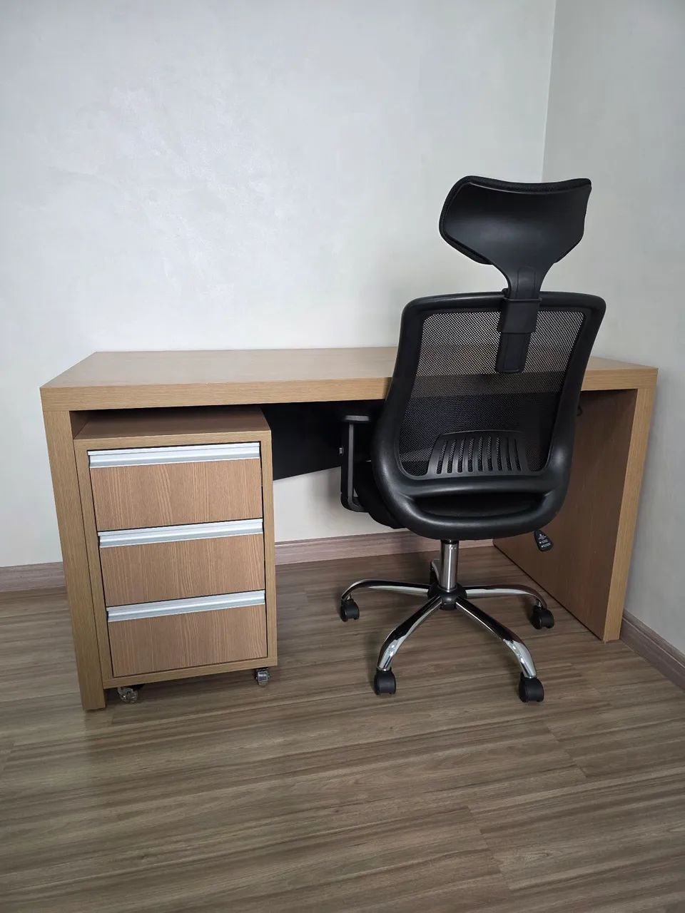 Mesa Escritório co  Gaveteiro e Cadeira - Foto 2