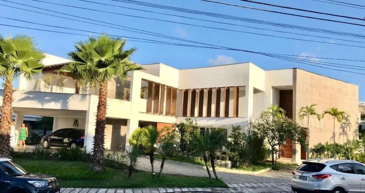 CASA ALPHAVILLE 5 SUÍTES PISCINA R$ 7.500.000,00 SALVADOR BA