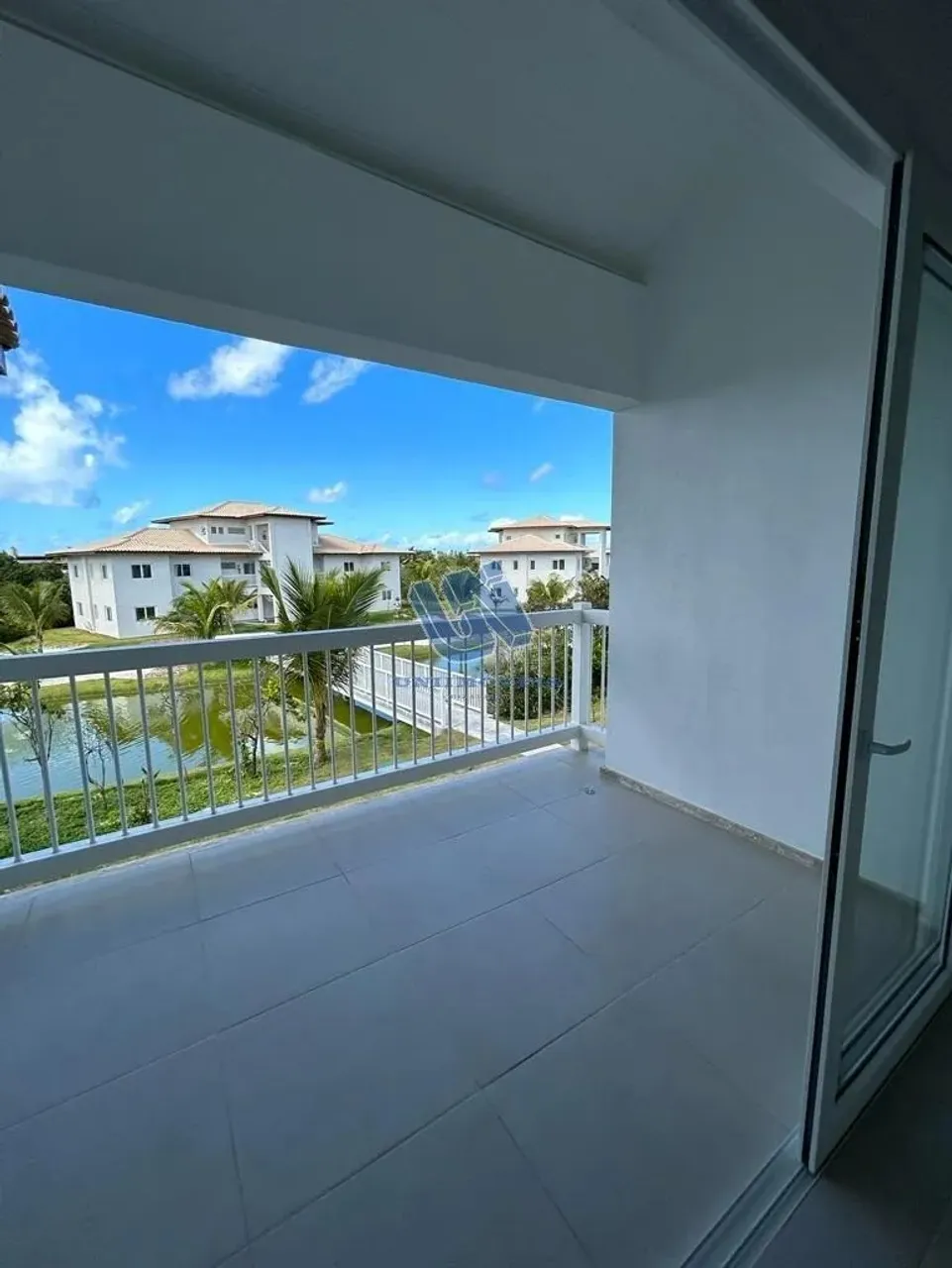 Village em Praia do Forte Condominio Villa dos Ipês 2/4 sendo uma suíte acesso à praia 2 v