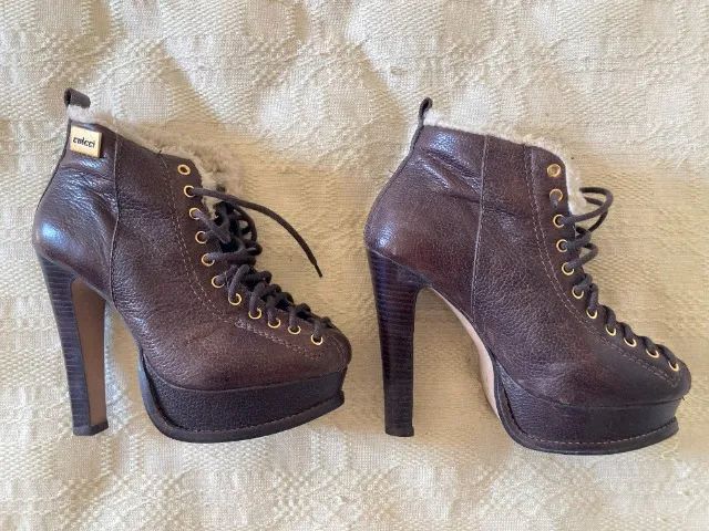 Bota Coturno modelo diferenciado