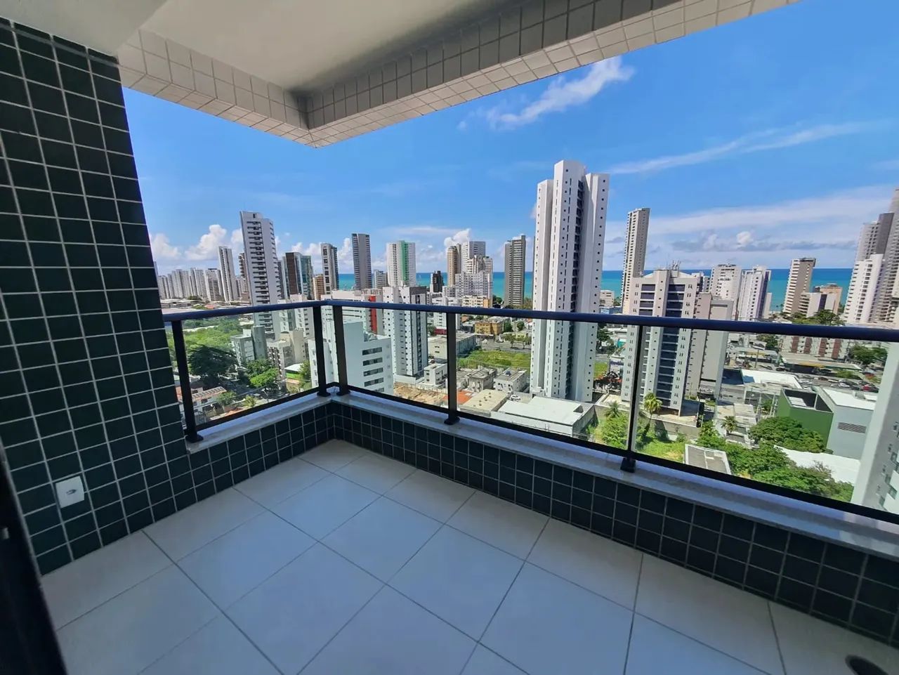 ALUGUEL  4 QUARTOS (2 SUITES) COM ARMÁRIOS  MOURA DUBEUX  BOA VIAGEM - Foto 2