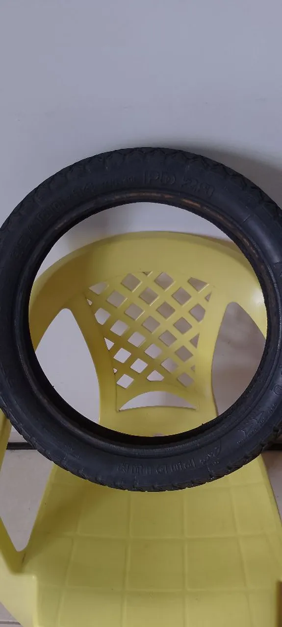 Pneu de moto da marca rinald
