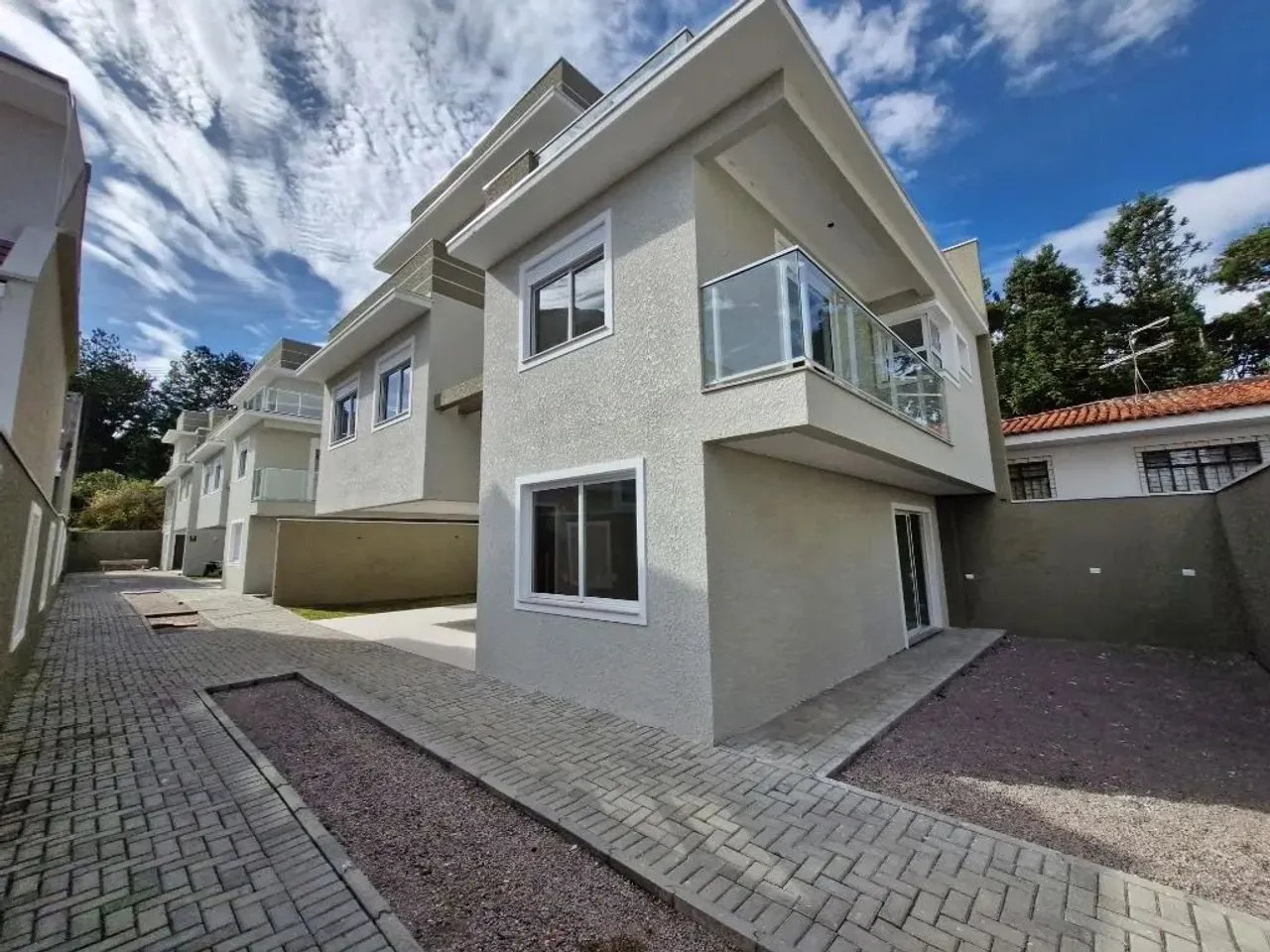 Casa com 4 dormitórios para alugar, 259 m² por R$ 7.000,00/mês - Bacacheri - Curitiba/PR