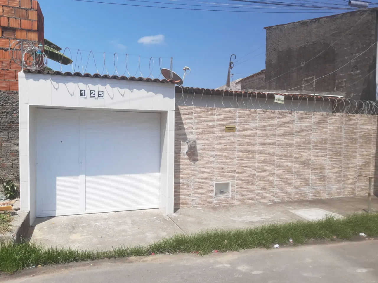 Casa para aluguel com 136 metros quadrados com 2 quartos em Conjunto Palmeiras - Fortaleza
