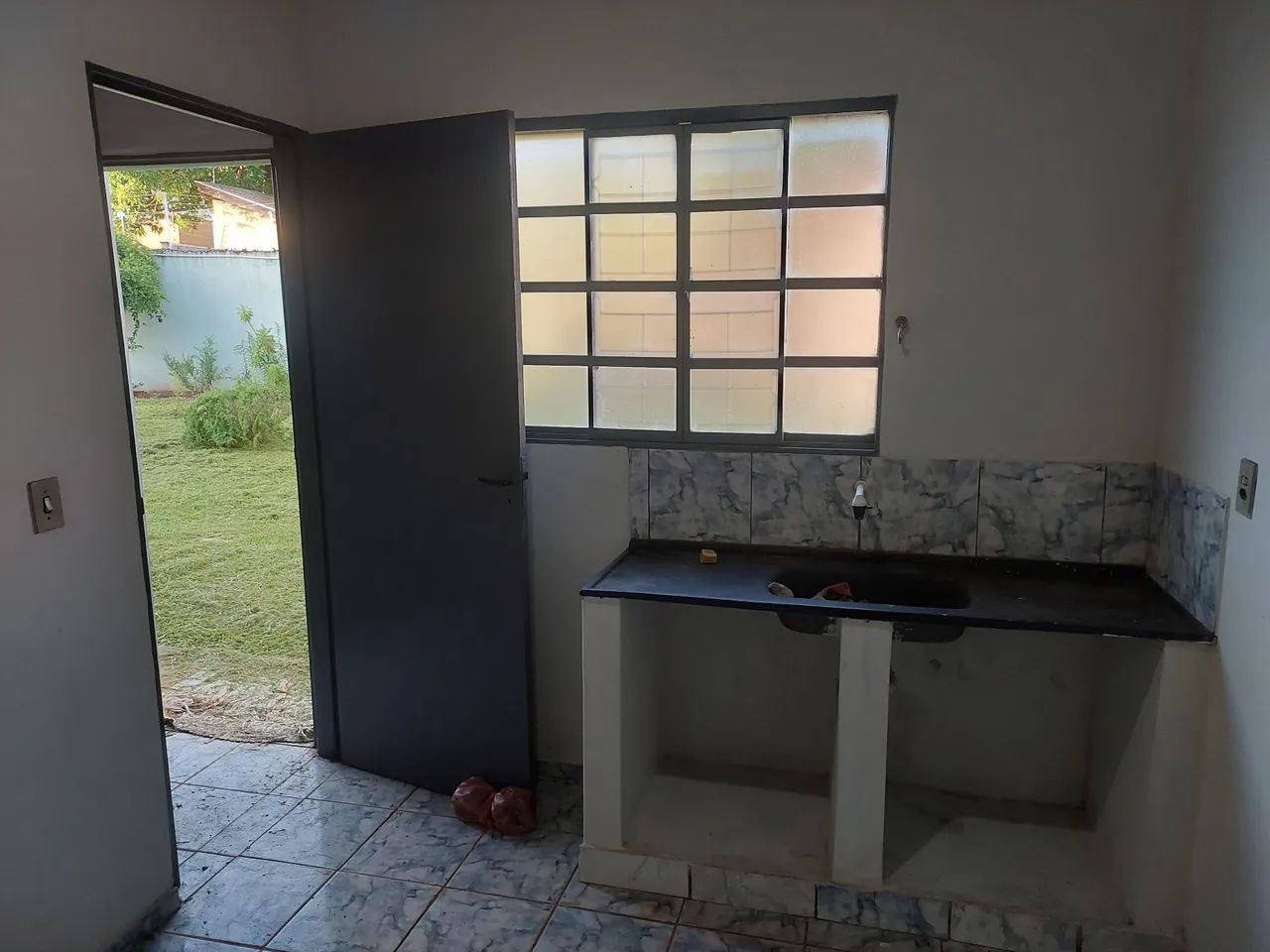 Kitnet- são conrrado - rua lontras