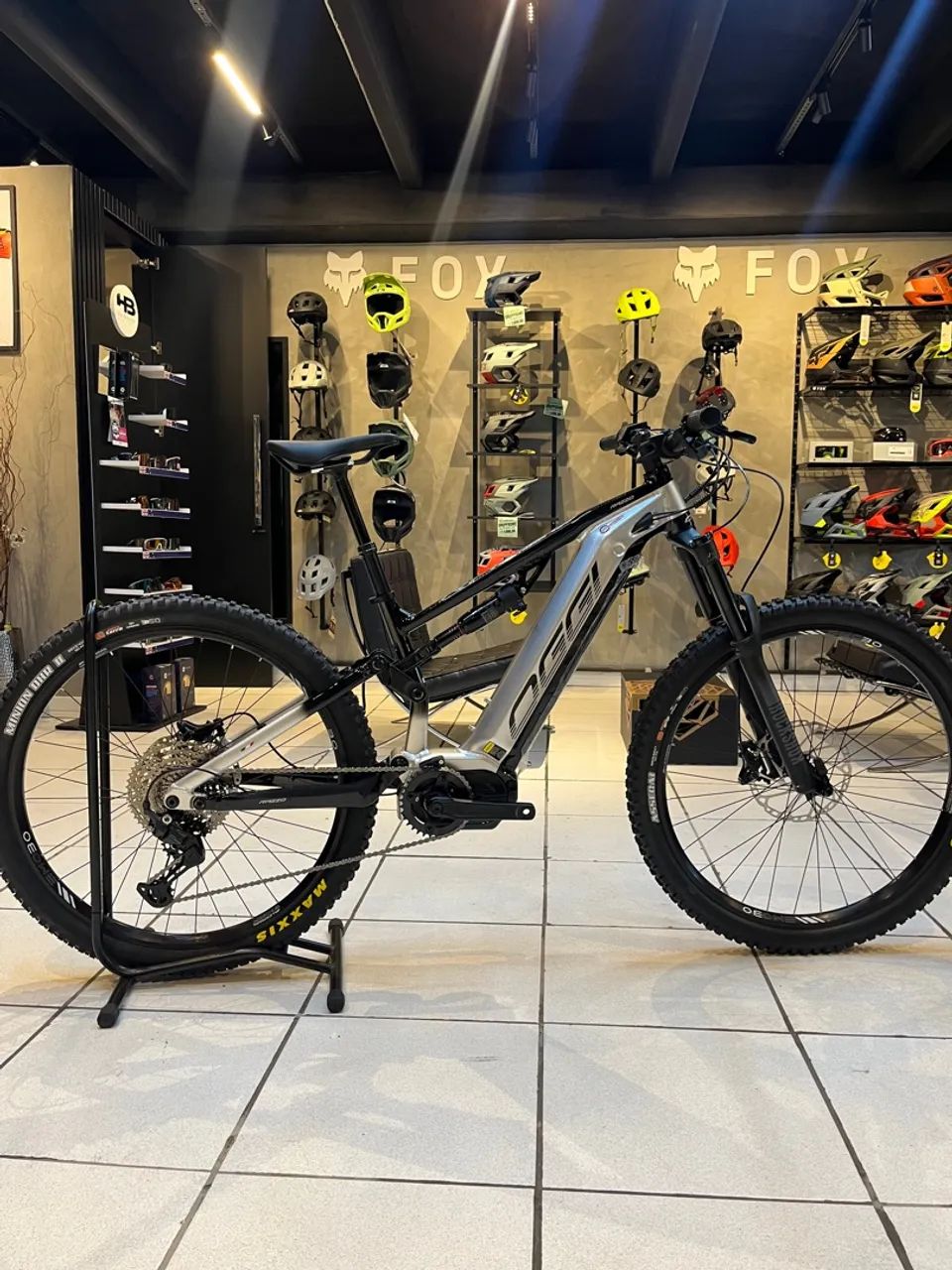 Bike Elétrica OGGI Razzo T130 Prata 0km + Seguro grátis - Ciclismo