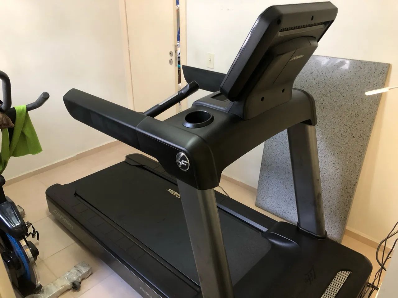 Esteira Elétrica Life Fitness Integrity profissional - Foto 2