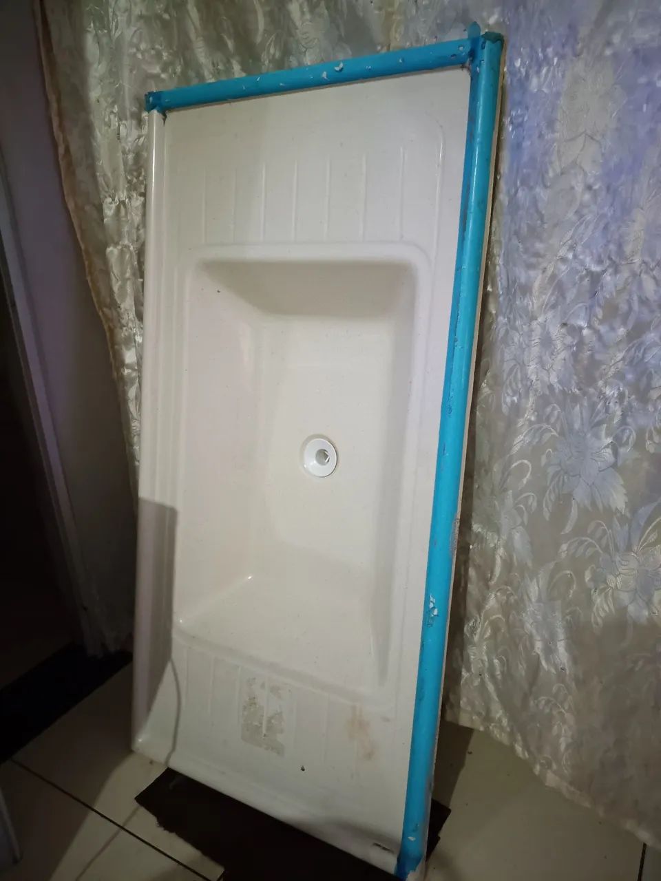 Pia de cozinha. 64850408951681122