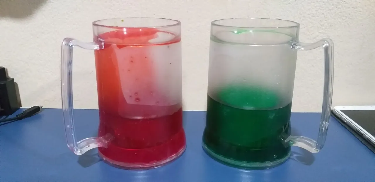 Canecas de Acrilico com efeito de gelatina para bebidas