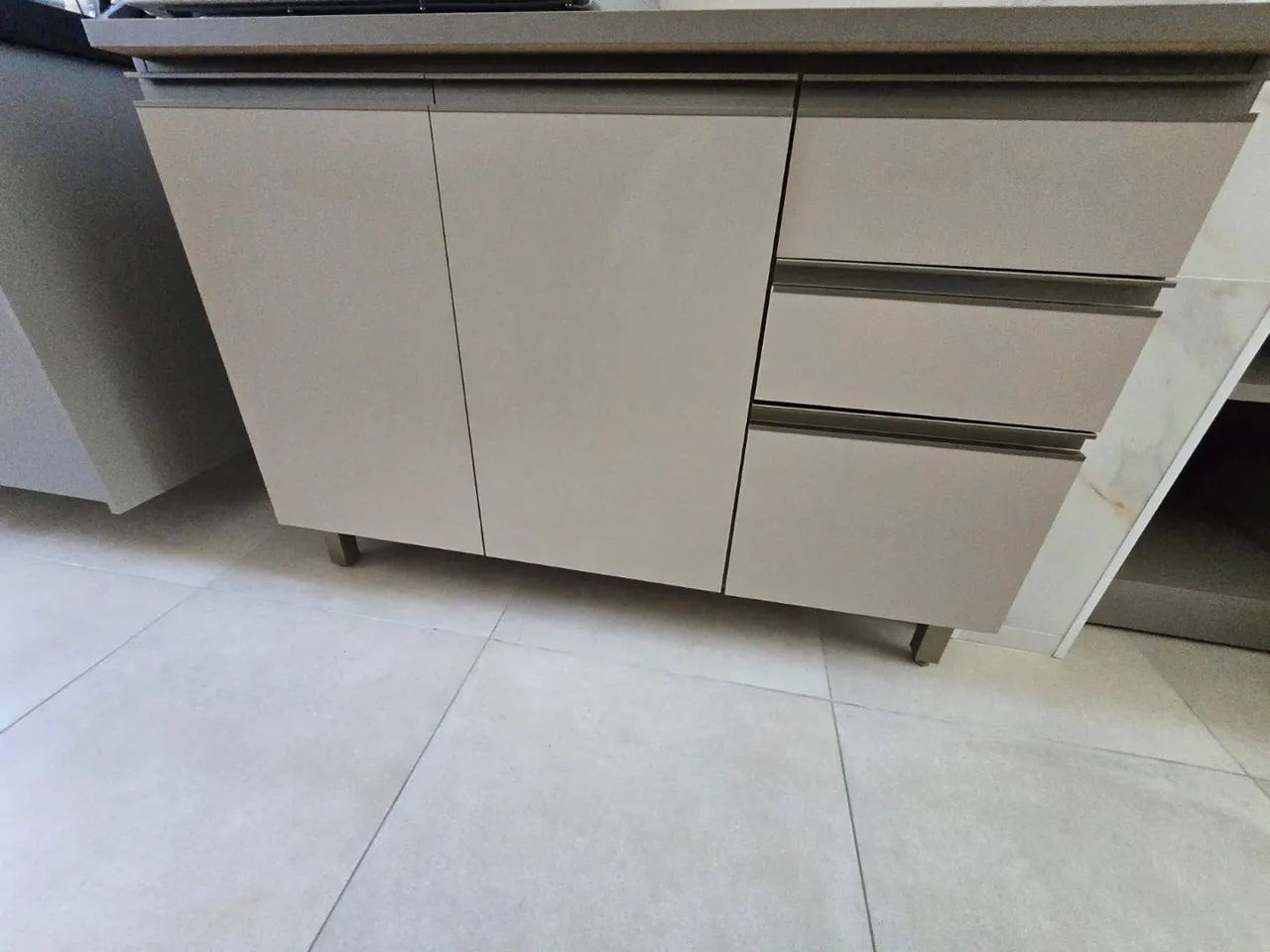 Gaveteiro de cozinha cinza