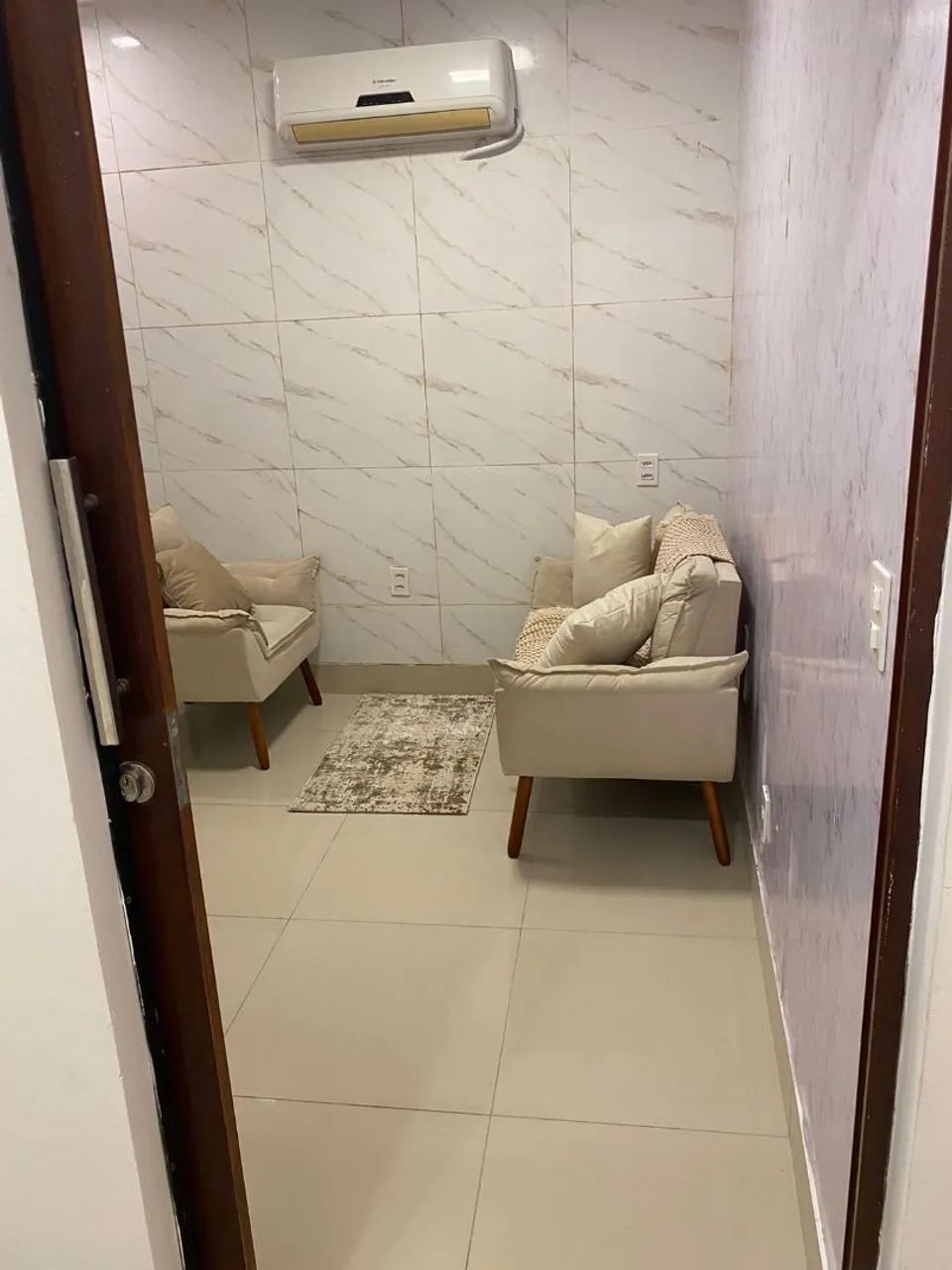 Sala Comercial mobiliada, com dois ambientes, moderno e aconchegante - Foto 4