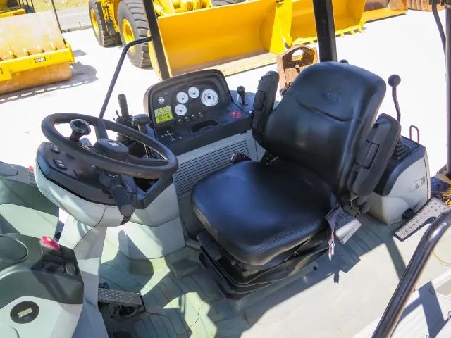 Retroescavadeira CAT 416E 4x2 2011 Lança extensível - Foto 6