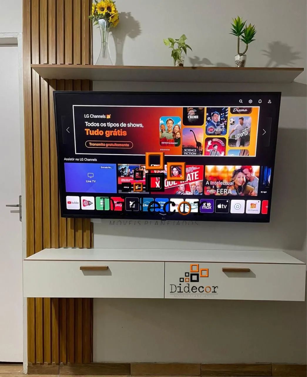 Rack suspenso c/ripado é prateleira tv55