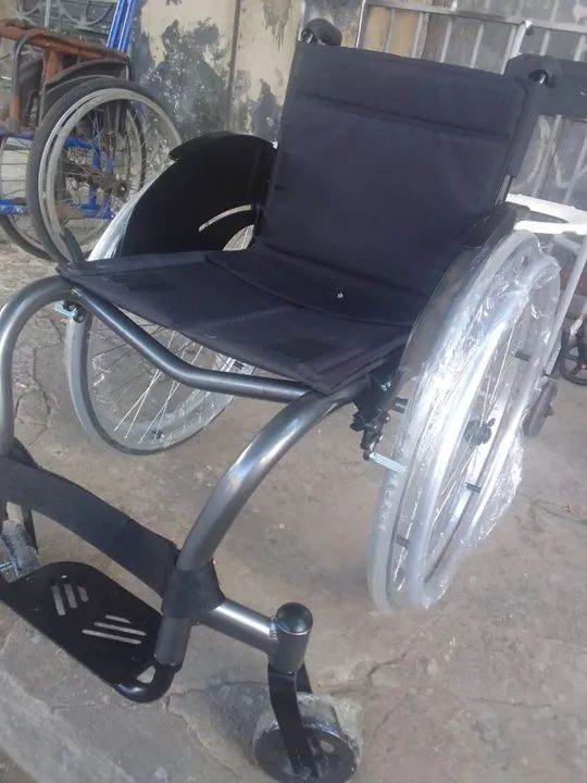Cadeira de rodas de alumínio 