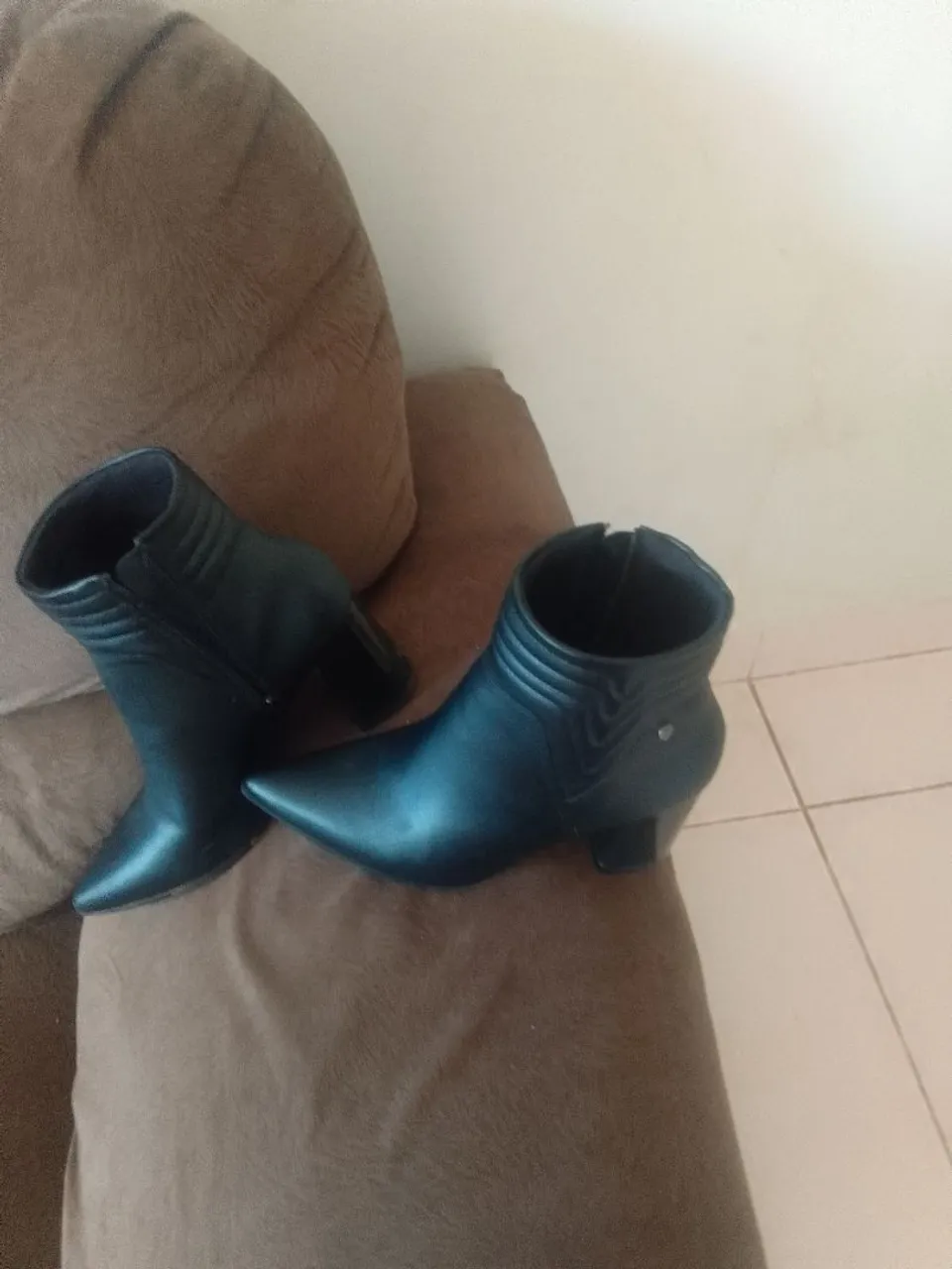 Botas usada só uma vez tamanho 35