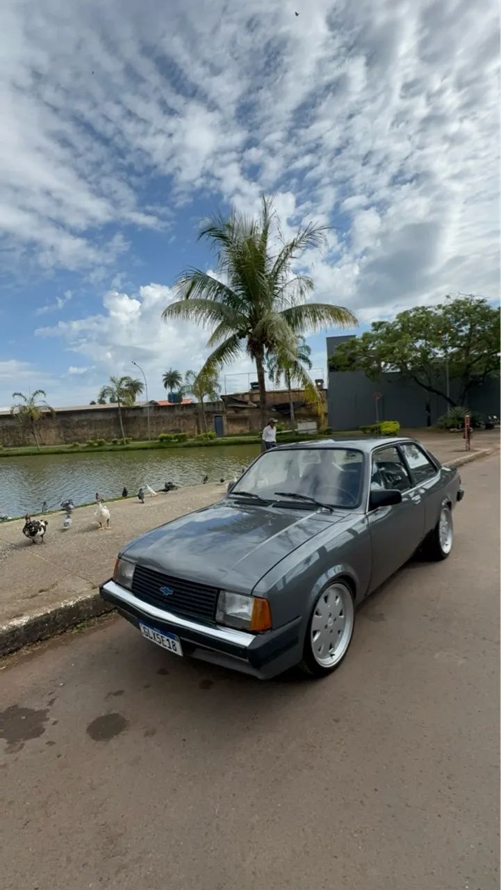 Vendo ou troco por carro mais novo 