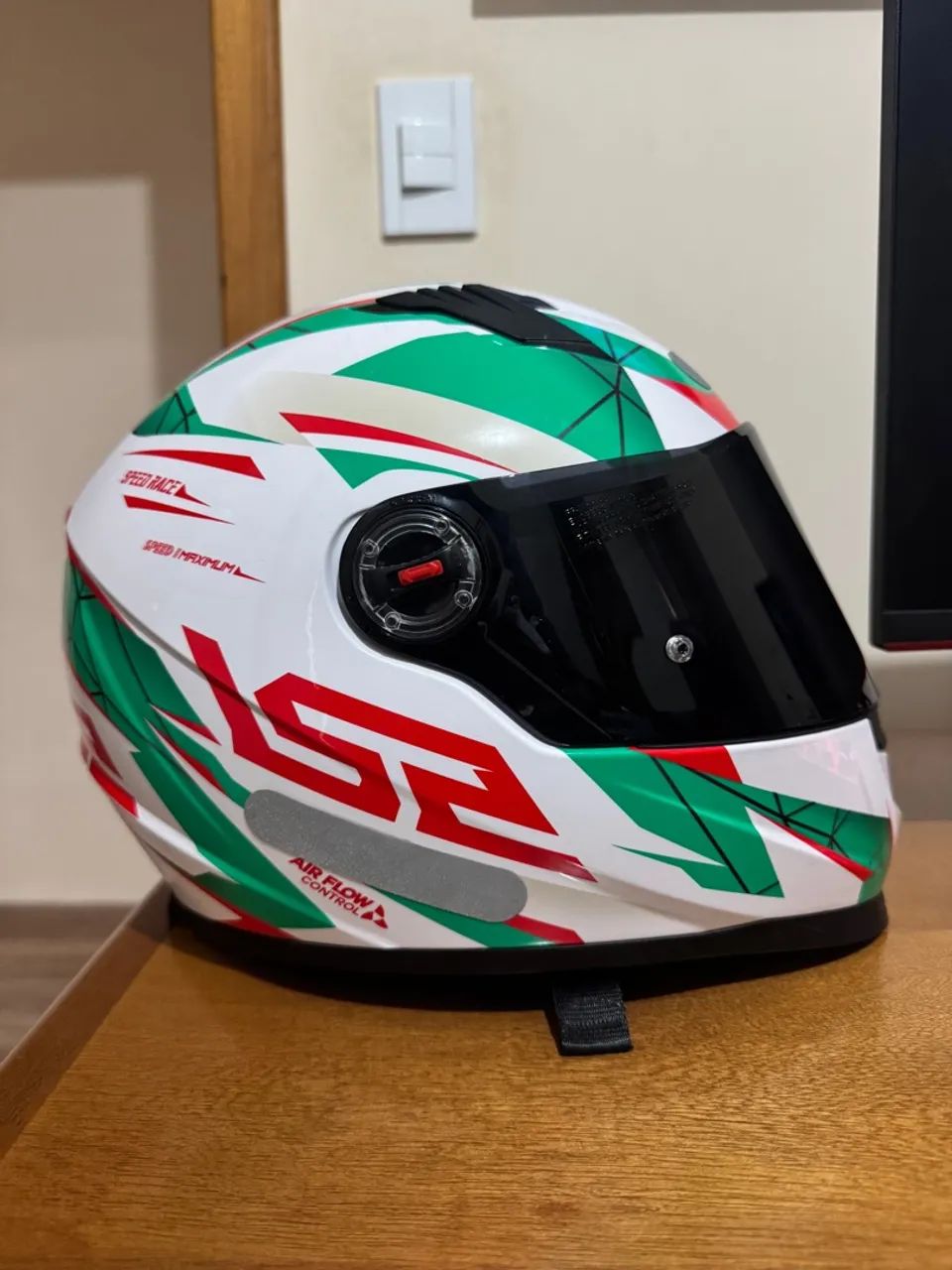 Capacete LS2 Moto - Verde, Branco e Vermelho - Foto 3