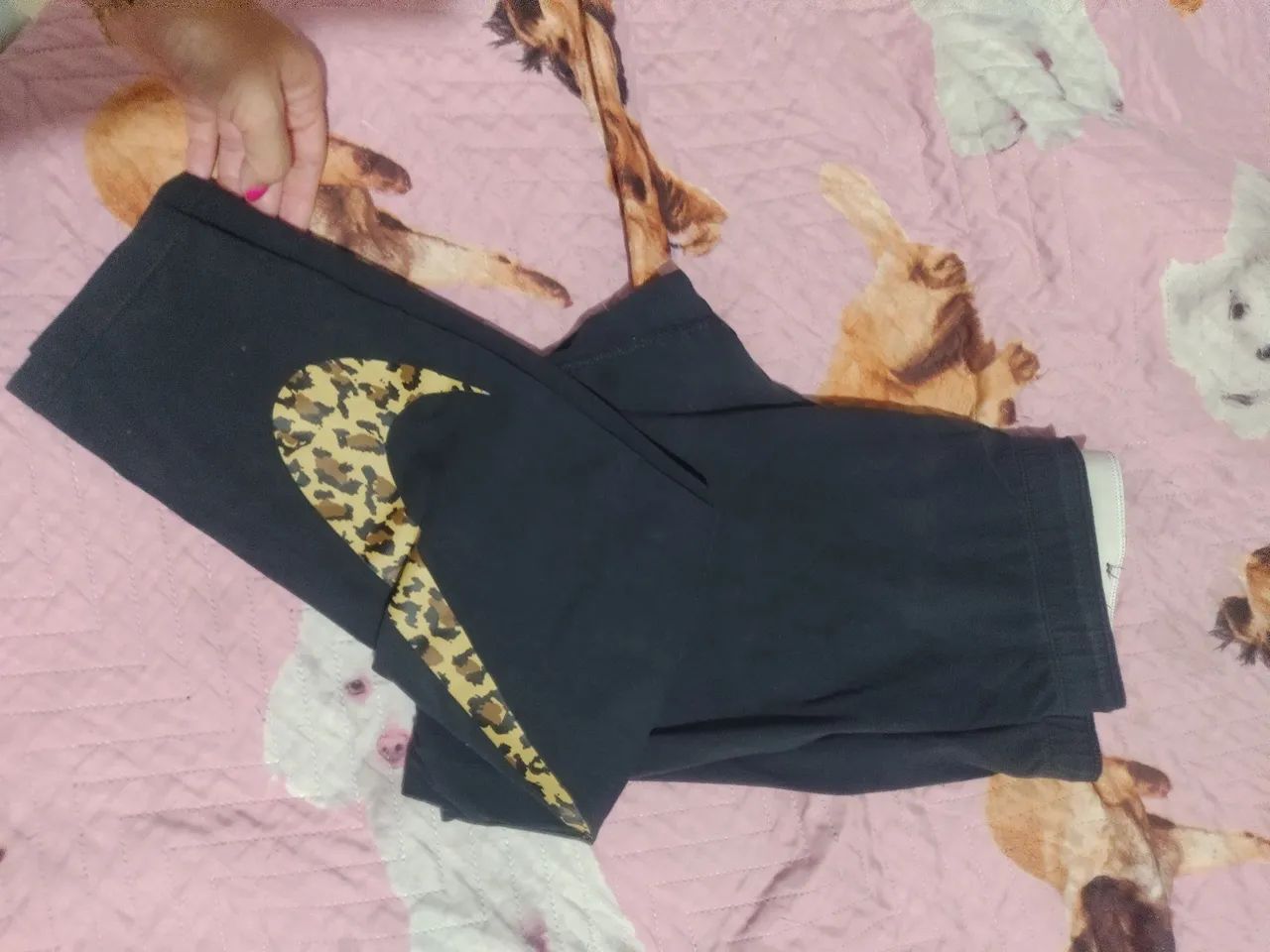 Calça Legging Nike com Estampa Animal tamanho g vai até um 42/44