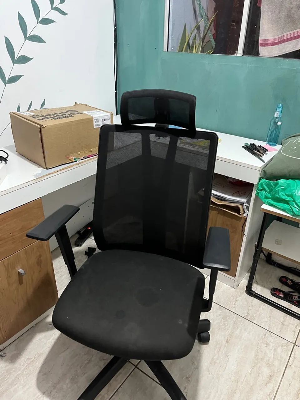 Cadeira de Escritório Ergonômica com Rodas