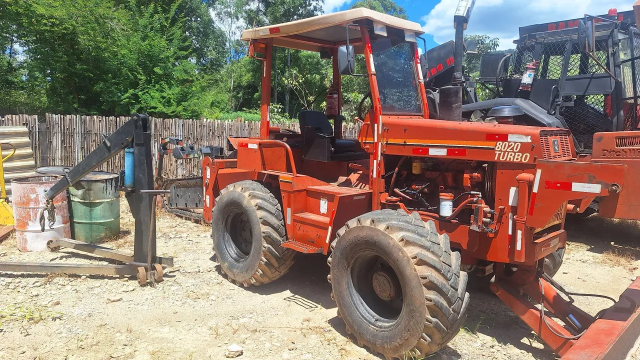 VALETADEIRA DITCH WITCH 8020T.