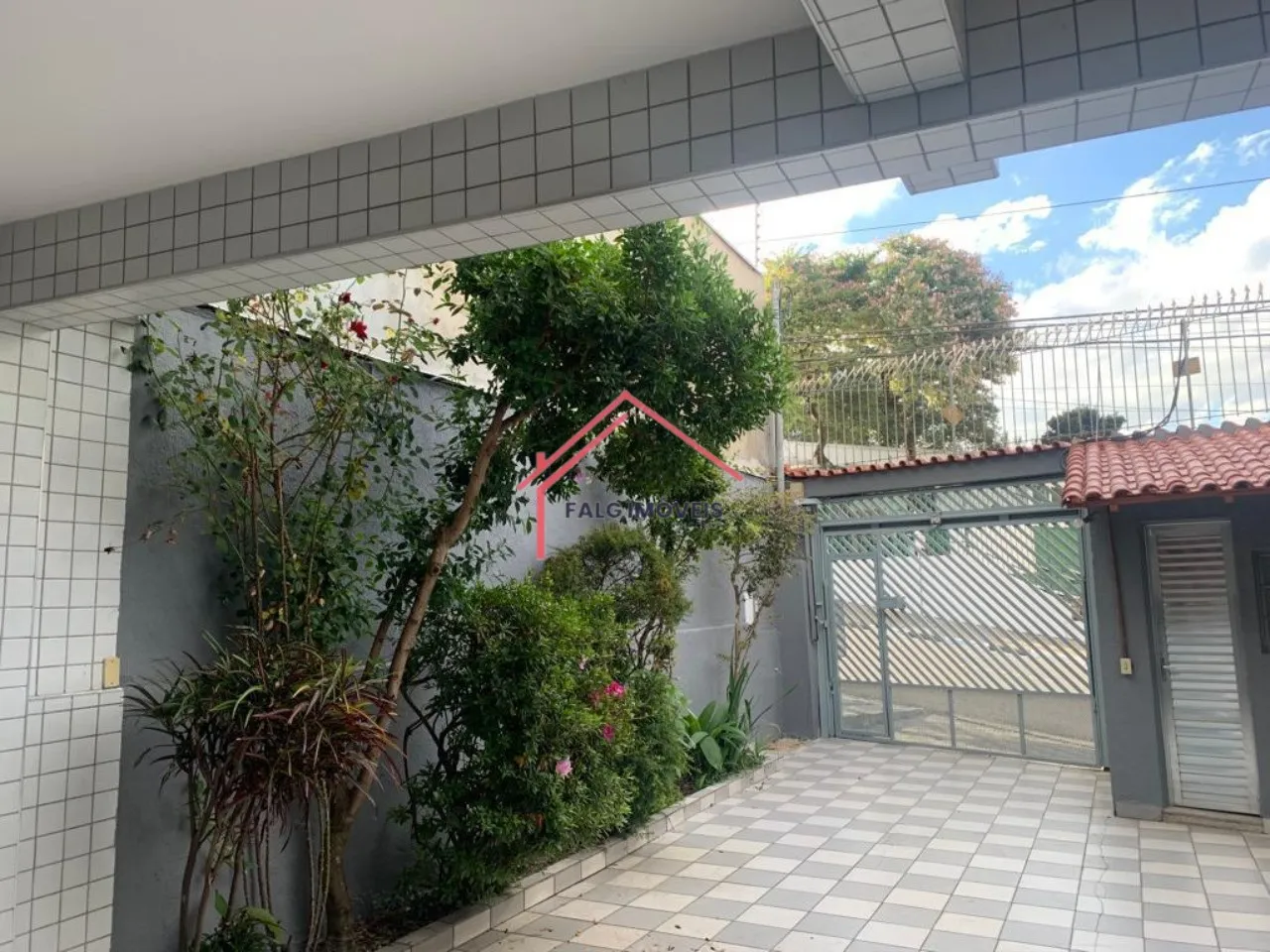 Sobrado à venda no Bairro Bela Vista em Osasco-SP: 3 quartos, 1 suíte, 3 salas, 3 banheiro