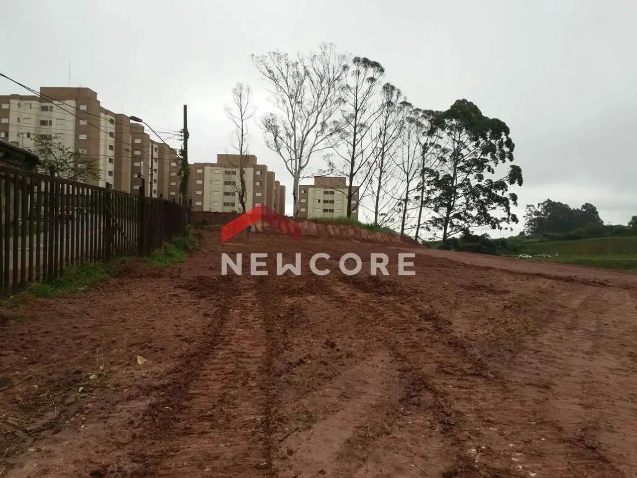 Lote em Estrada Mauá e Adutora Rio Claro - Jardim Ipê - Mauá/SP