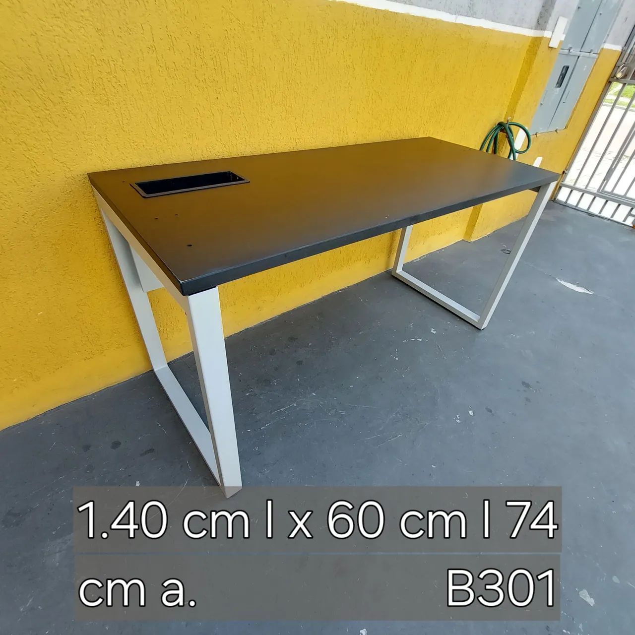 Mesa de Escritório preta - Foto 2