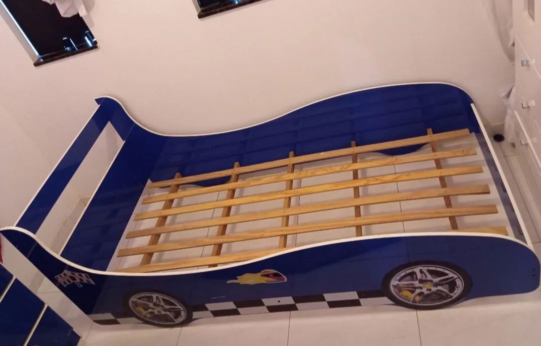 Cama infantil carro 