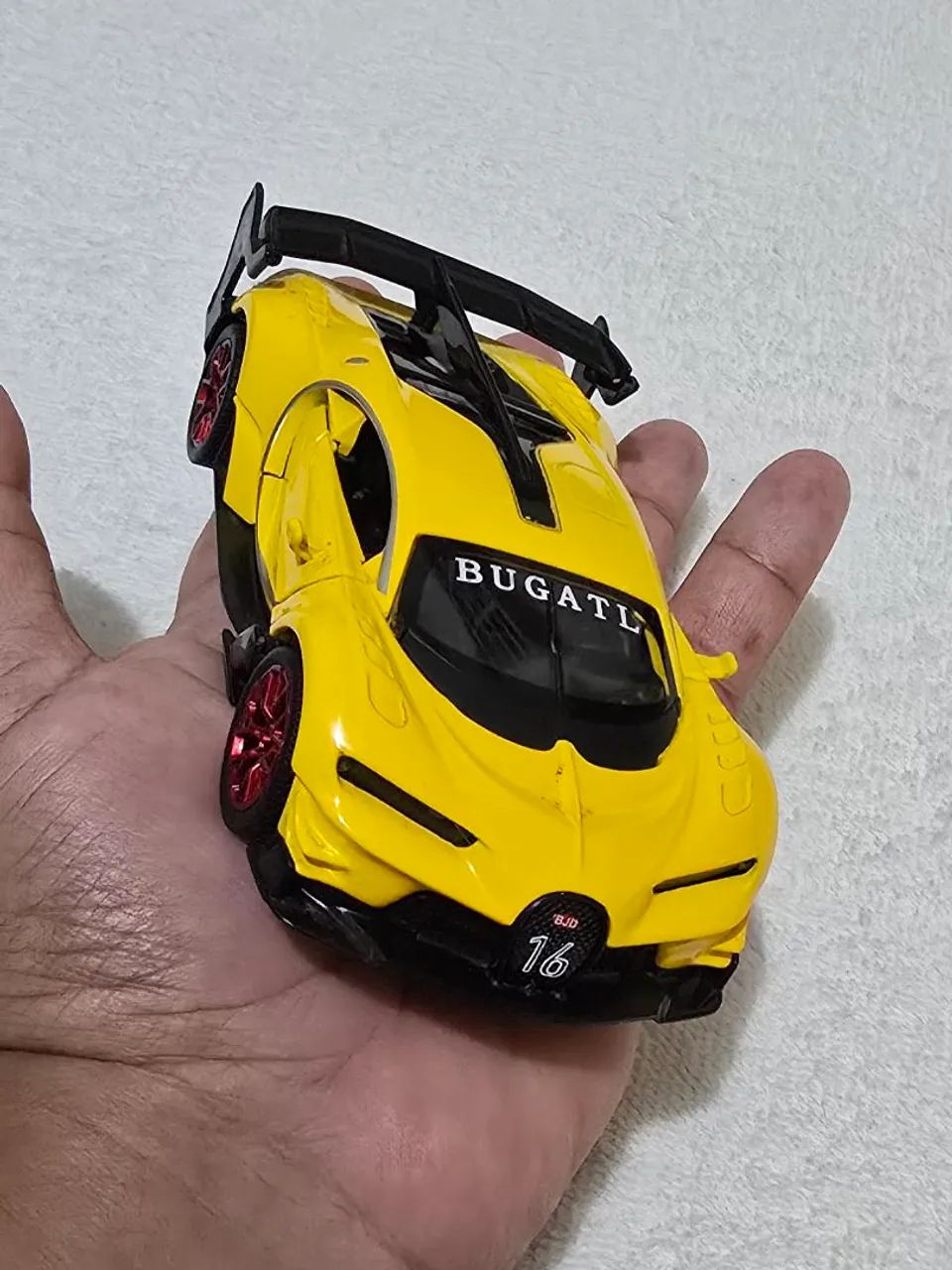 Carrinho miniatura da Bugatti  - Foto 3