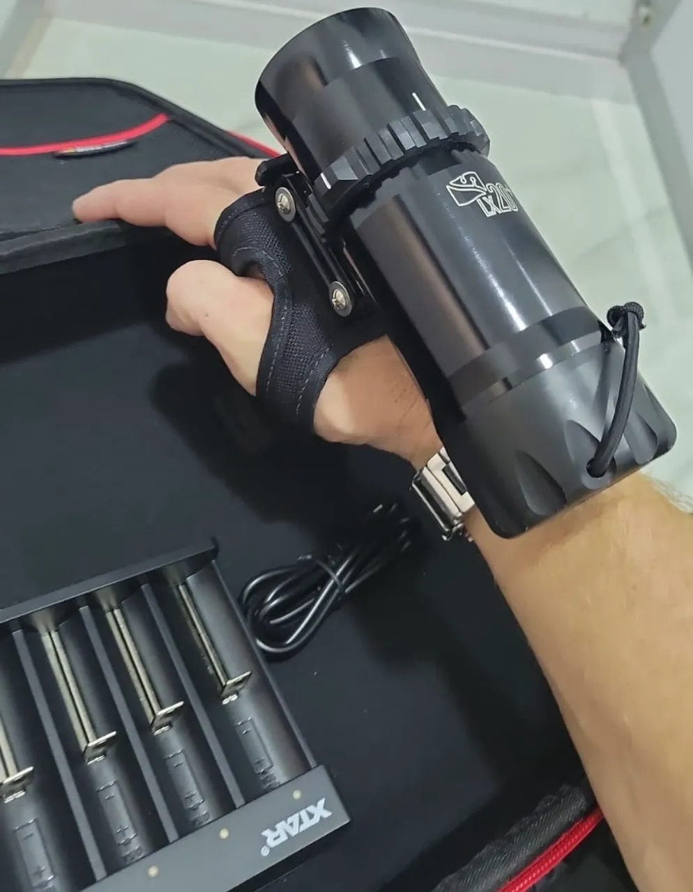 Lanterna de mergulho DIVE RITE LX20 com suporte para punho