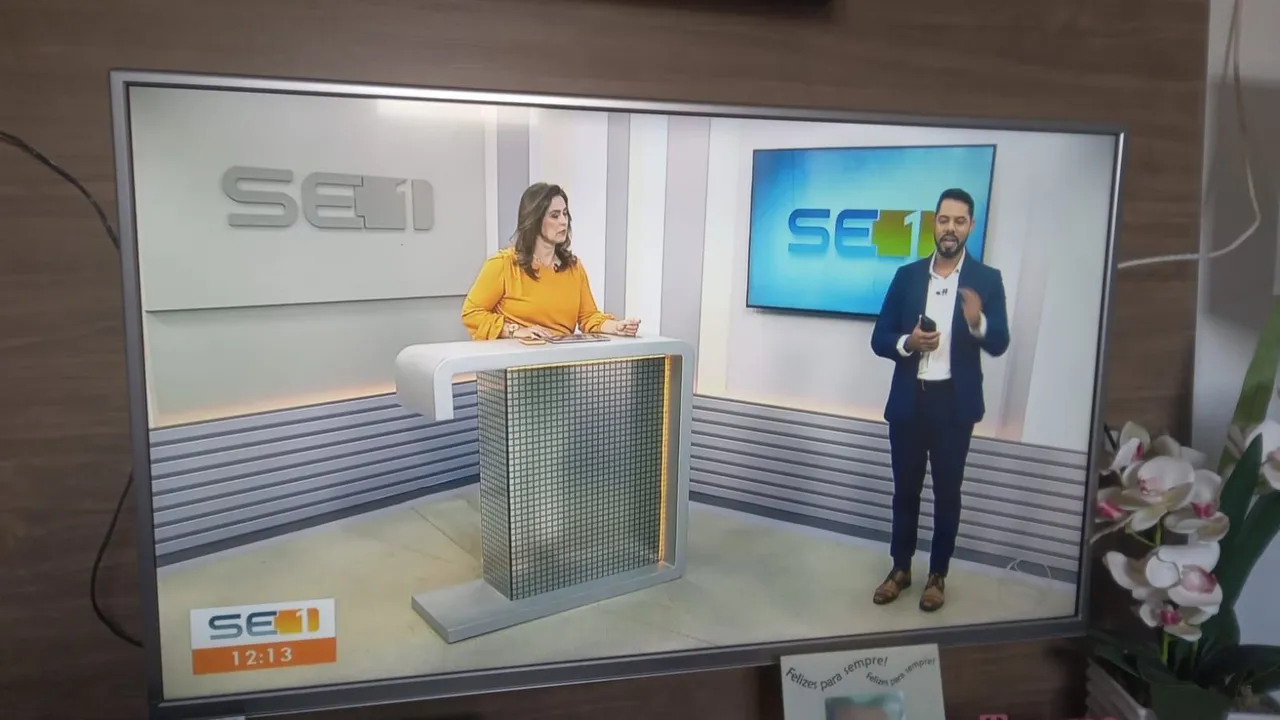 Vendo TV LED 43 polegadas super conservada