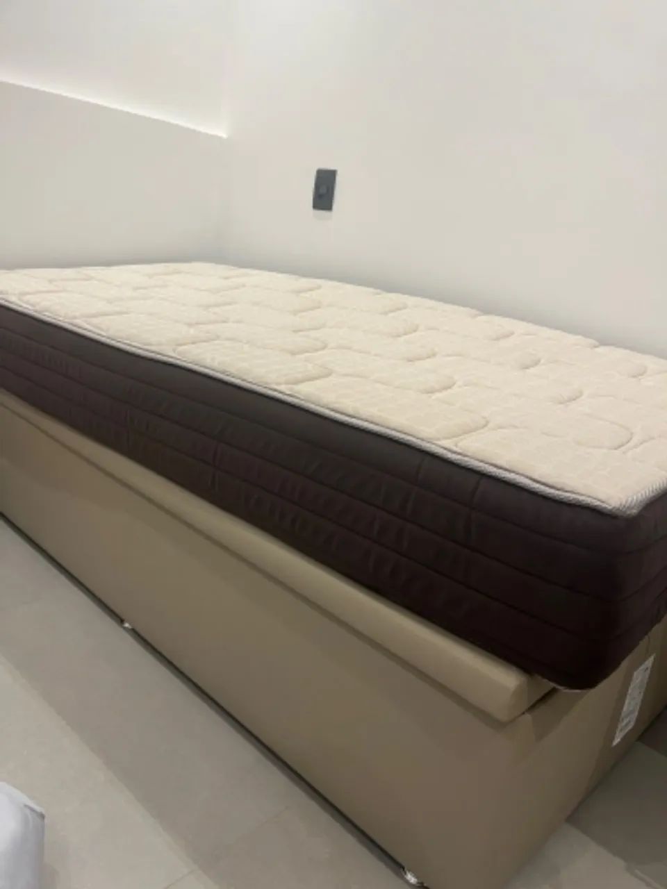 Cama baú solteiro com abertura e colchão 