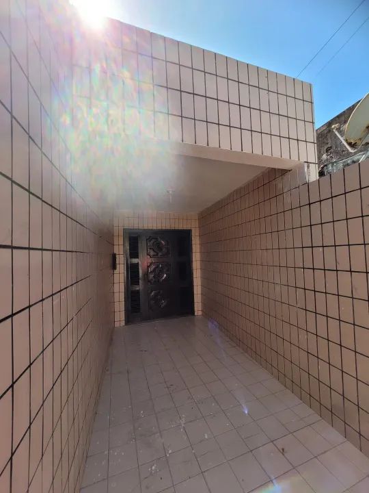 MONTE CASTELO - Casa residencial Rua Placido de Carvalho, 228 Área coberta aproximadamente