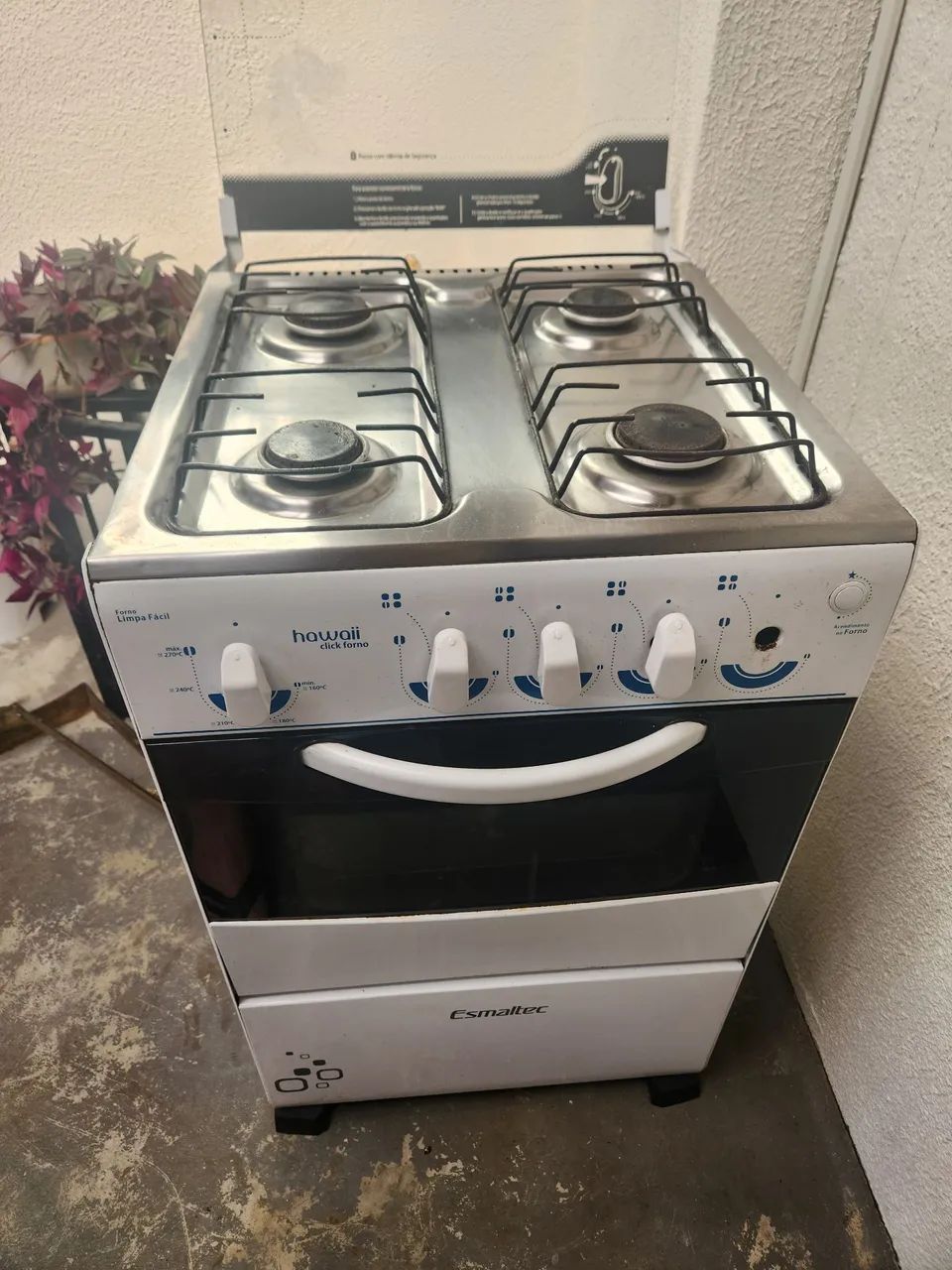 Fogão Esmaltec 4 bocas com acendimento automático